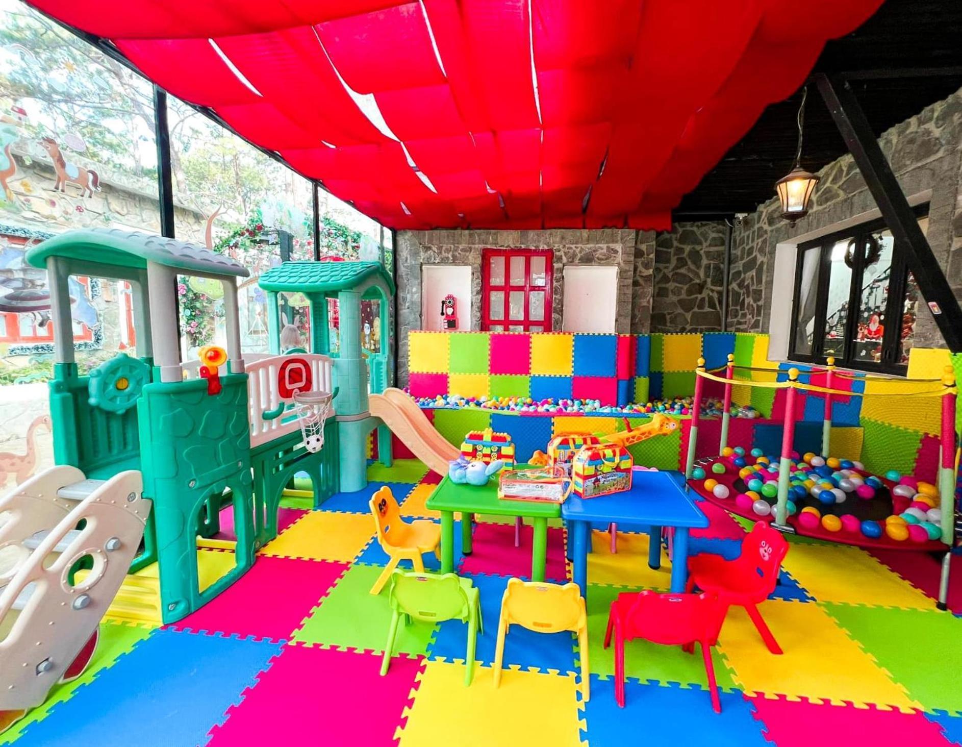 De Vivre Homestay Mang Den Kon Von Kla エクステリア 写真